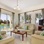 Villa Azalea By *